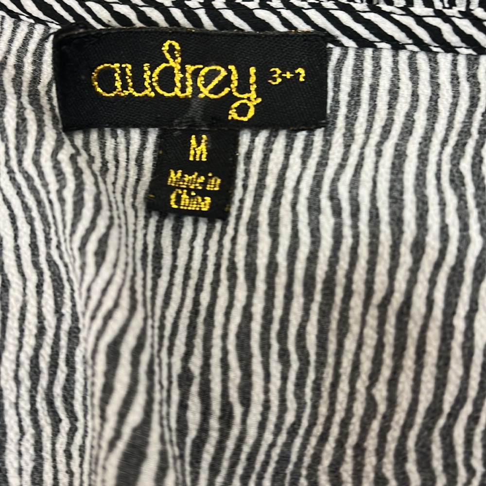 audrey 3+1 Open Front Romper - Picture 12 of 13